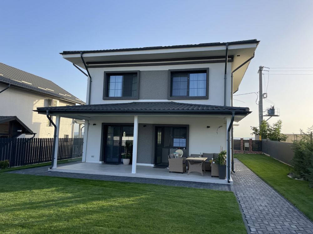 CASA MIROSLAVA -Asfalt , Notariat Miroslava. Beci — fotografia 3