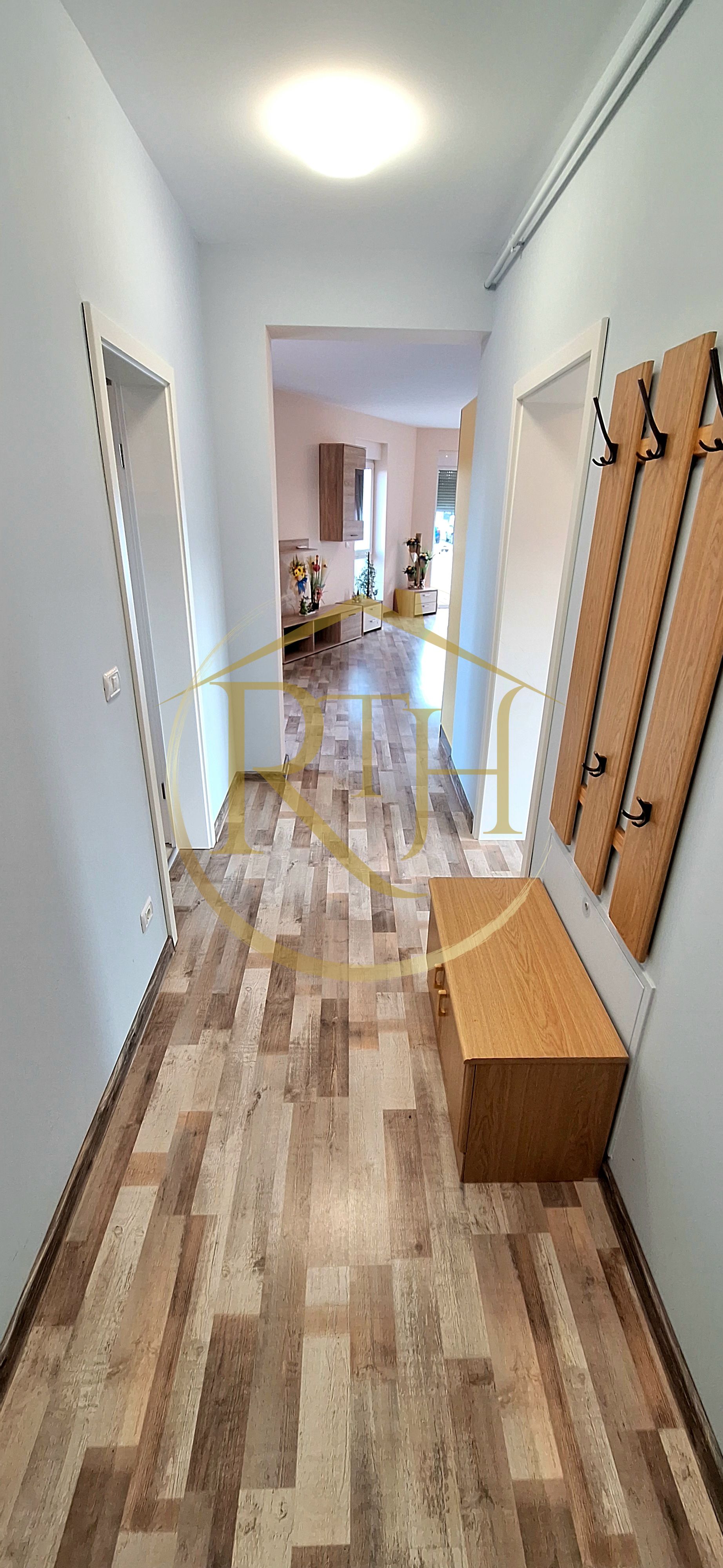 Oferim spre vanzare apartament 2 camere, 60 mp curte, Giroc, 0% Comision — fotografia 12