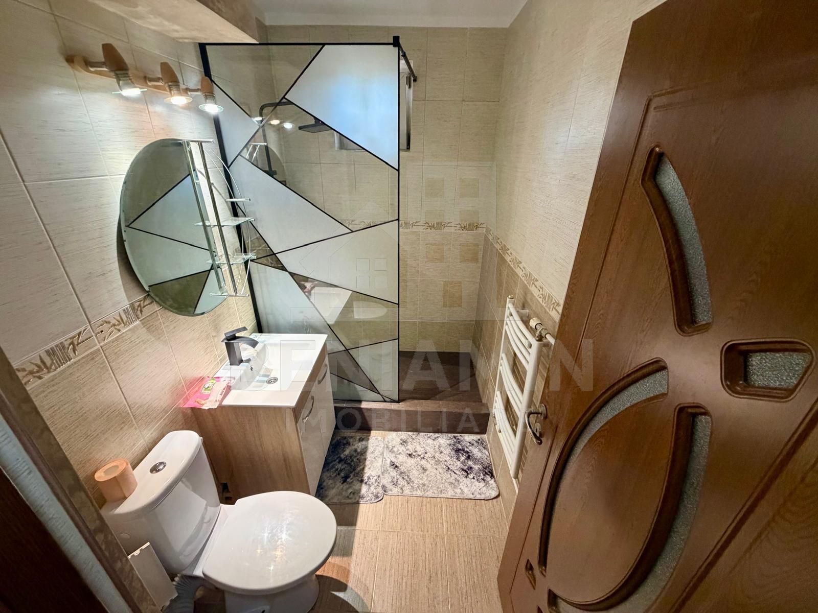 3 camere semidecomandat - Billa - etaj 1 - renovat -teava gaze — fotografia 5