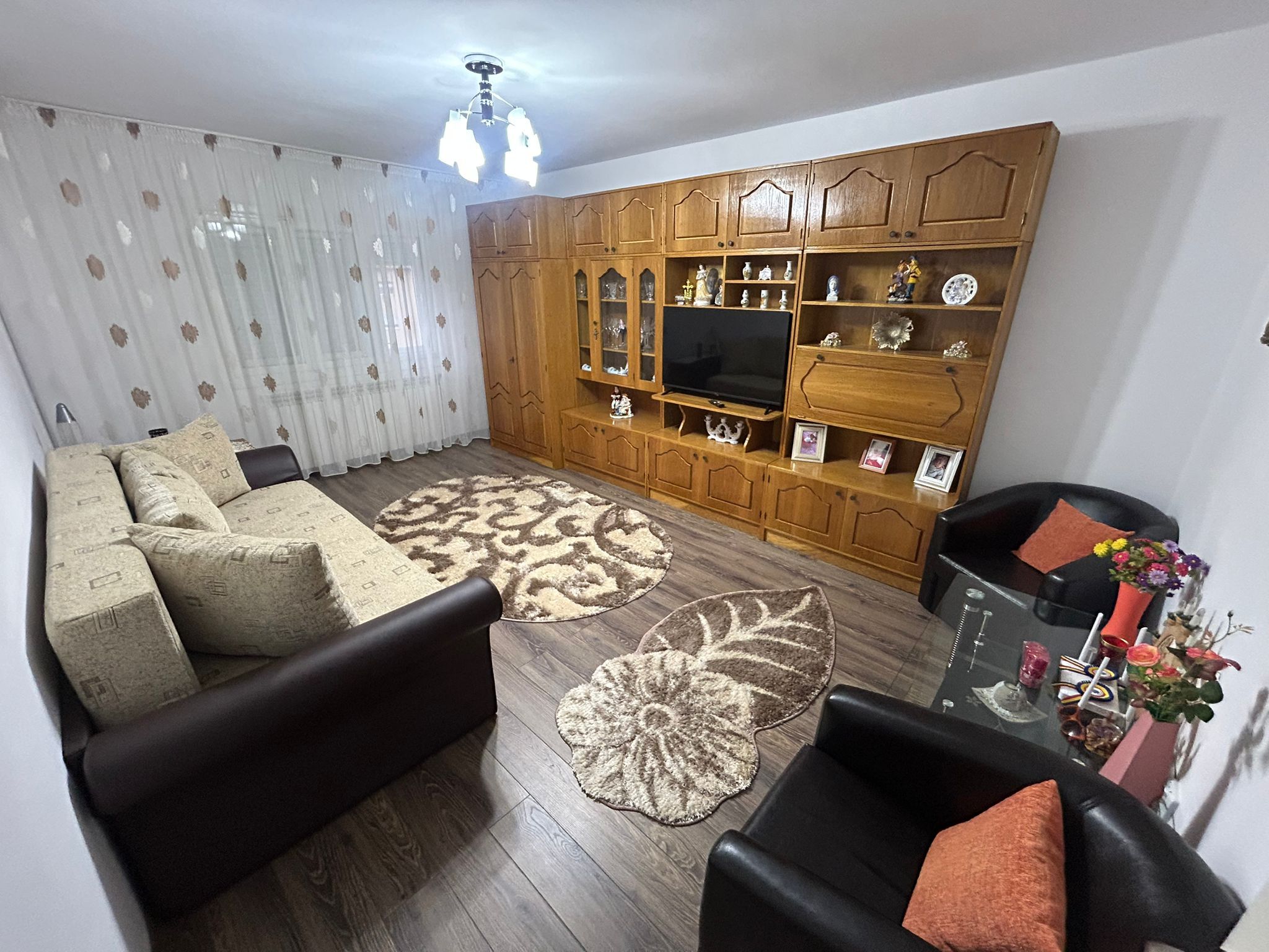 Apartament 2 camere, decomandat - Cugir — fotografia 3