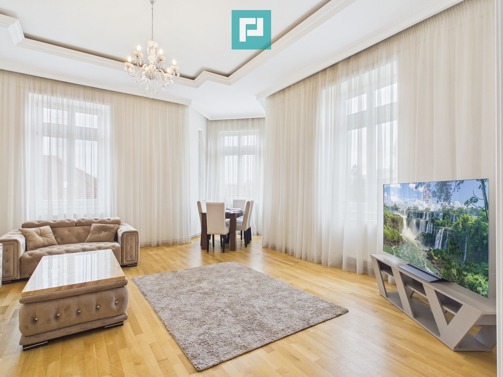 Apartament deosebit în clădire istorică central — fotografia 3