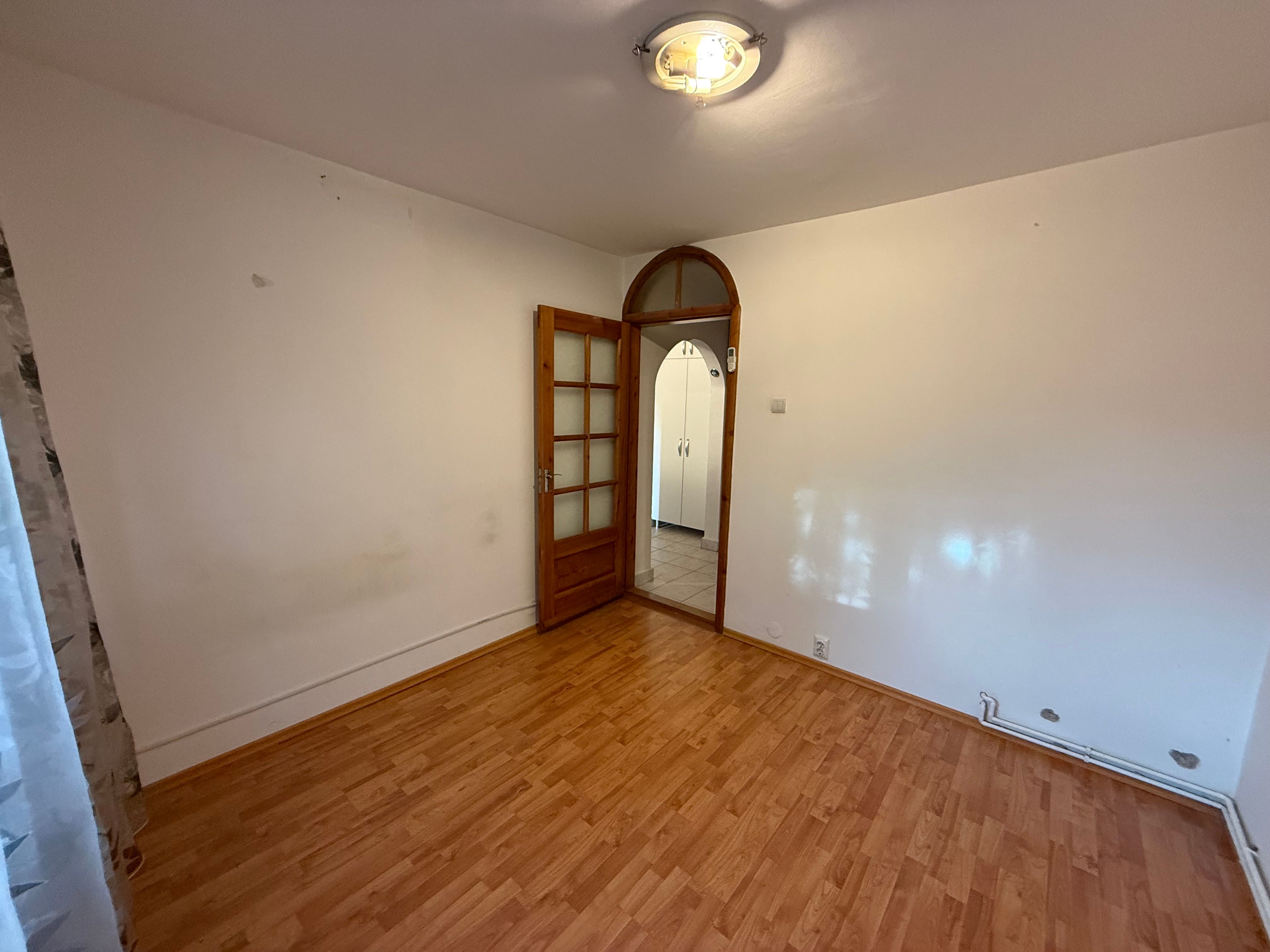 Oportunitate rară - Apartament 2 camere 51 mp-bloc izolat - an 1986 — fotografia 11