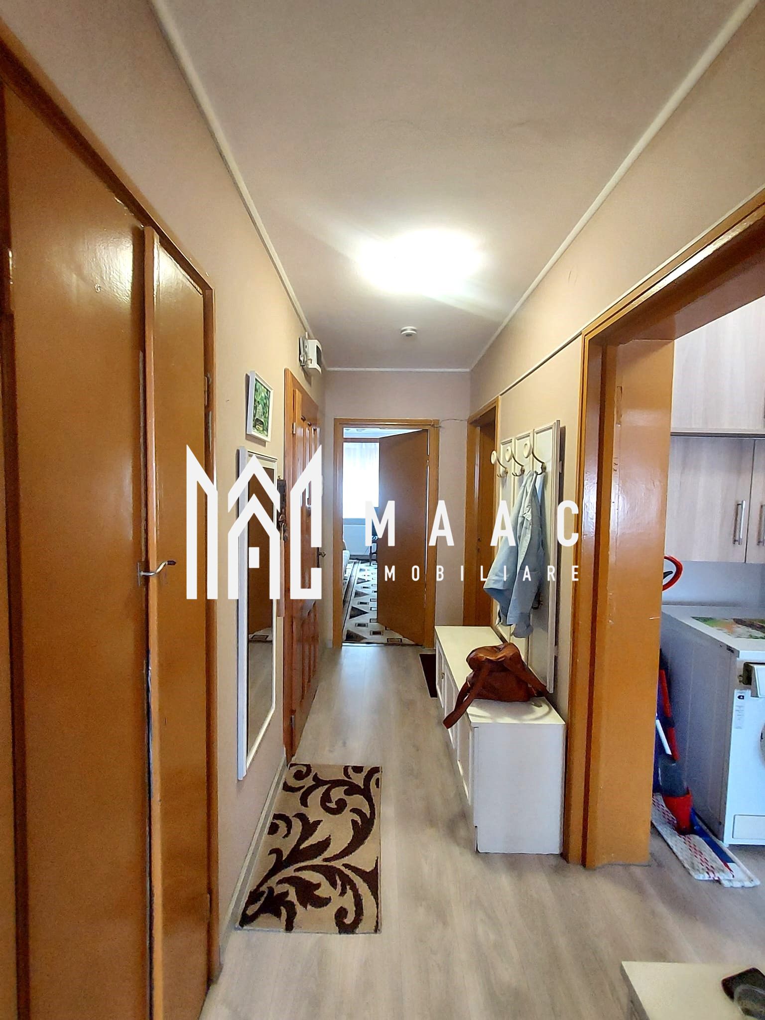 Apartament 3 camere Sibiu decomandat | Central | etaj 1, balcon