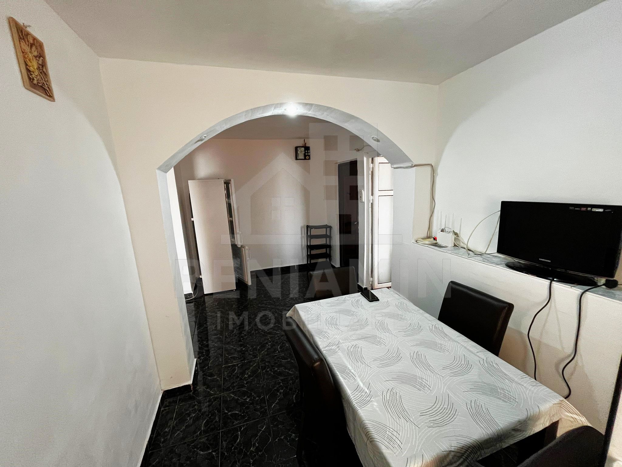 Apartament-2 Camere-Decomandat-Etajul 2-Mobilat-Utilat-CV9-Catedrala — fotografia 4