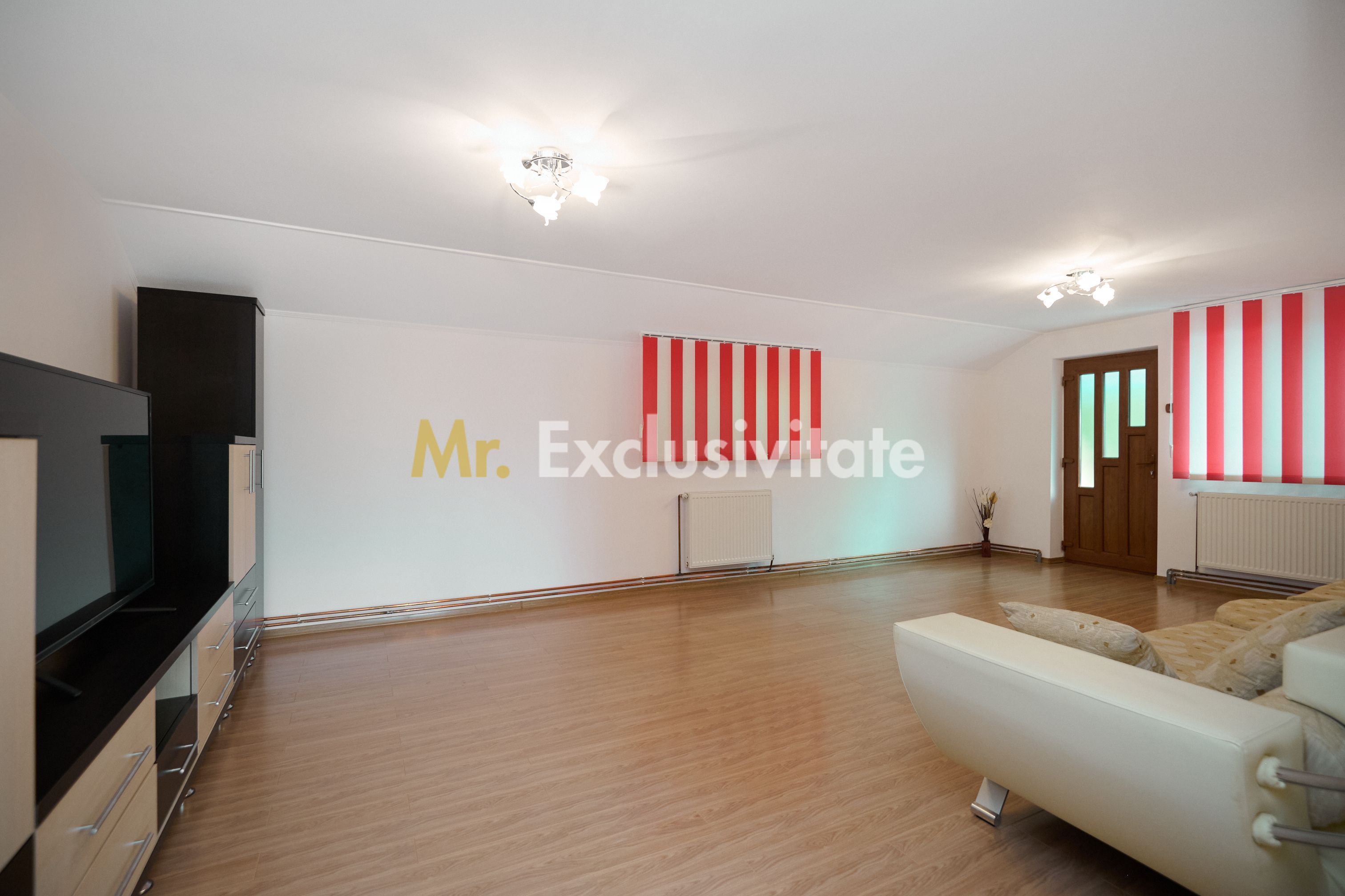 Casă rară în Găvana | Vecină cu pădurea, aproape de toate facilitățile — fotografia 5