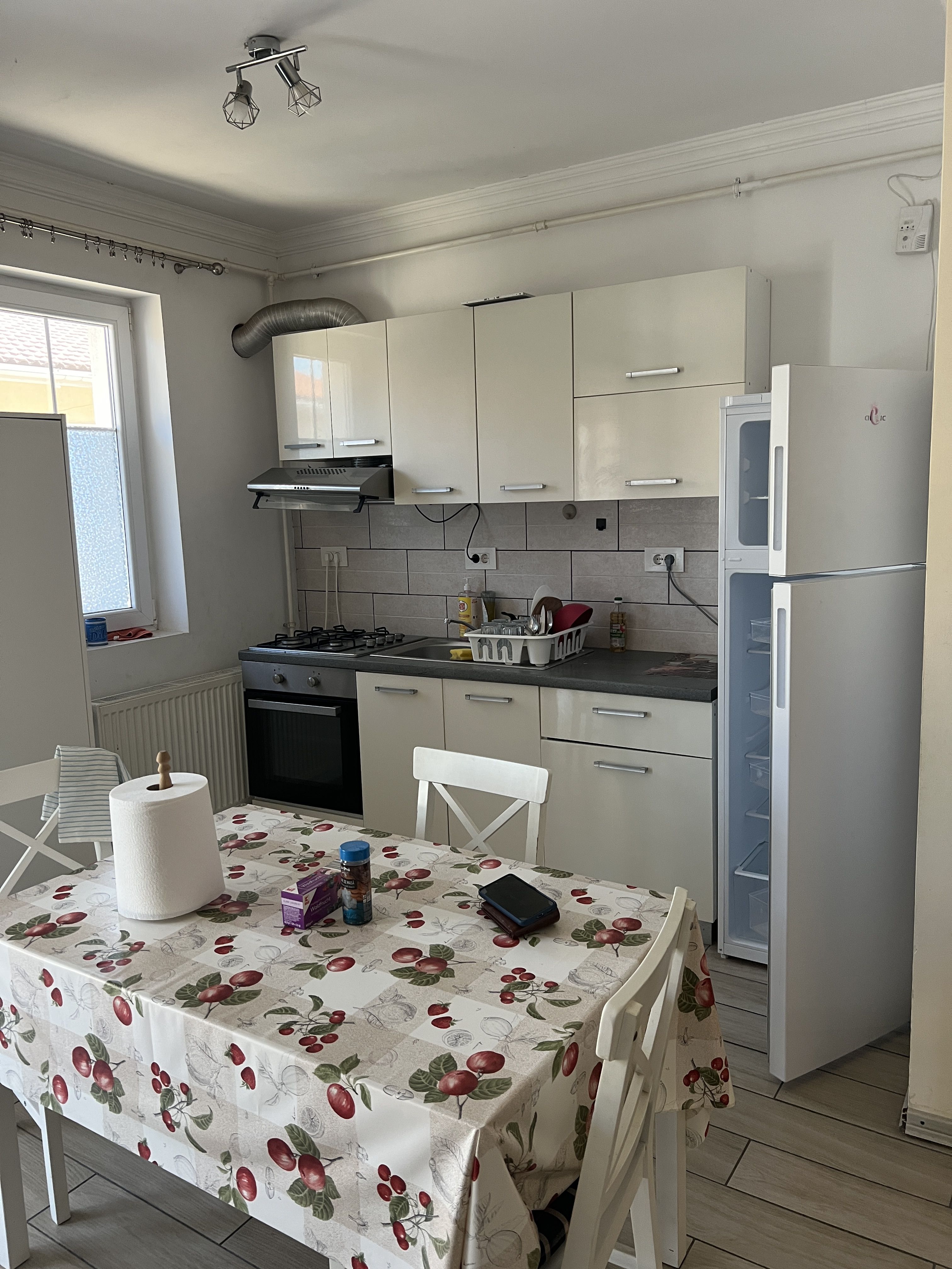 Apartament 3 camere de închiriat | Braytim | Mobilat și utilat | Clădi — fotografia 9