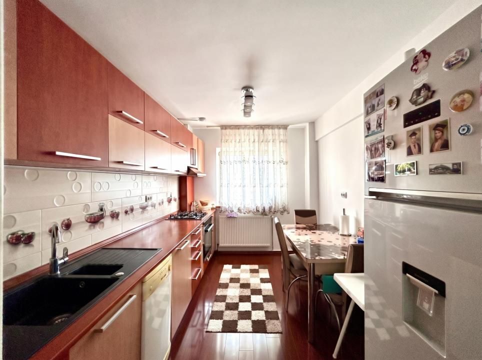 Apartament 3 camere, 2 bai, centrala proprie, Malu Rosu, Ploiesti — fotografia 4