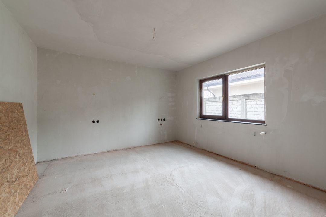Casa sptioasa cu potential real in Maracineni la 5 pasi de Pitesti-Arges! — fotografia 8