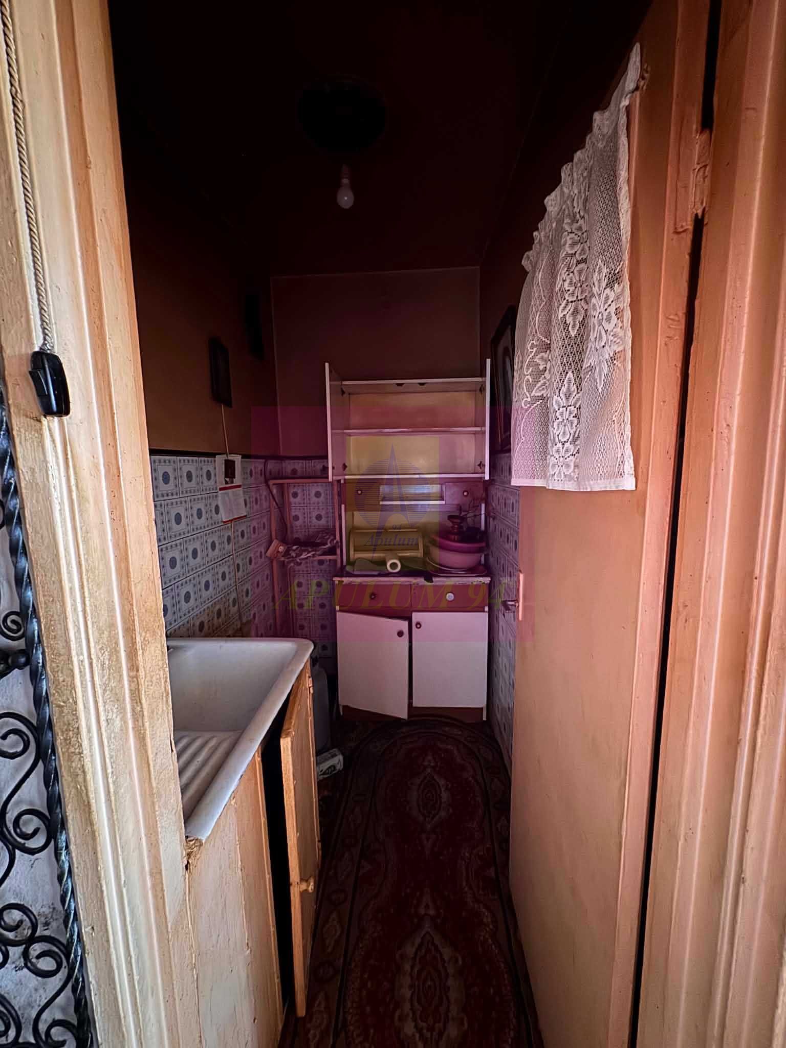 Garsoniera de vanzare - 1 minut de metrou Costin Georgian — fotografia 3