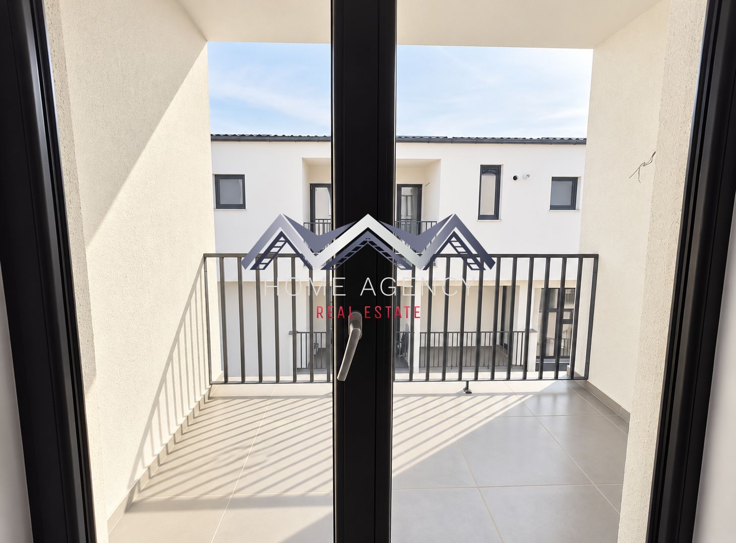 Apartament 2 camere Otopeni central | Bucătărie închisă | Parcare subterană — fotografia 3