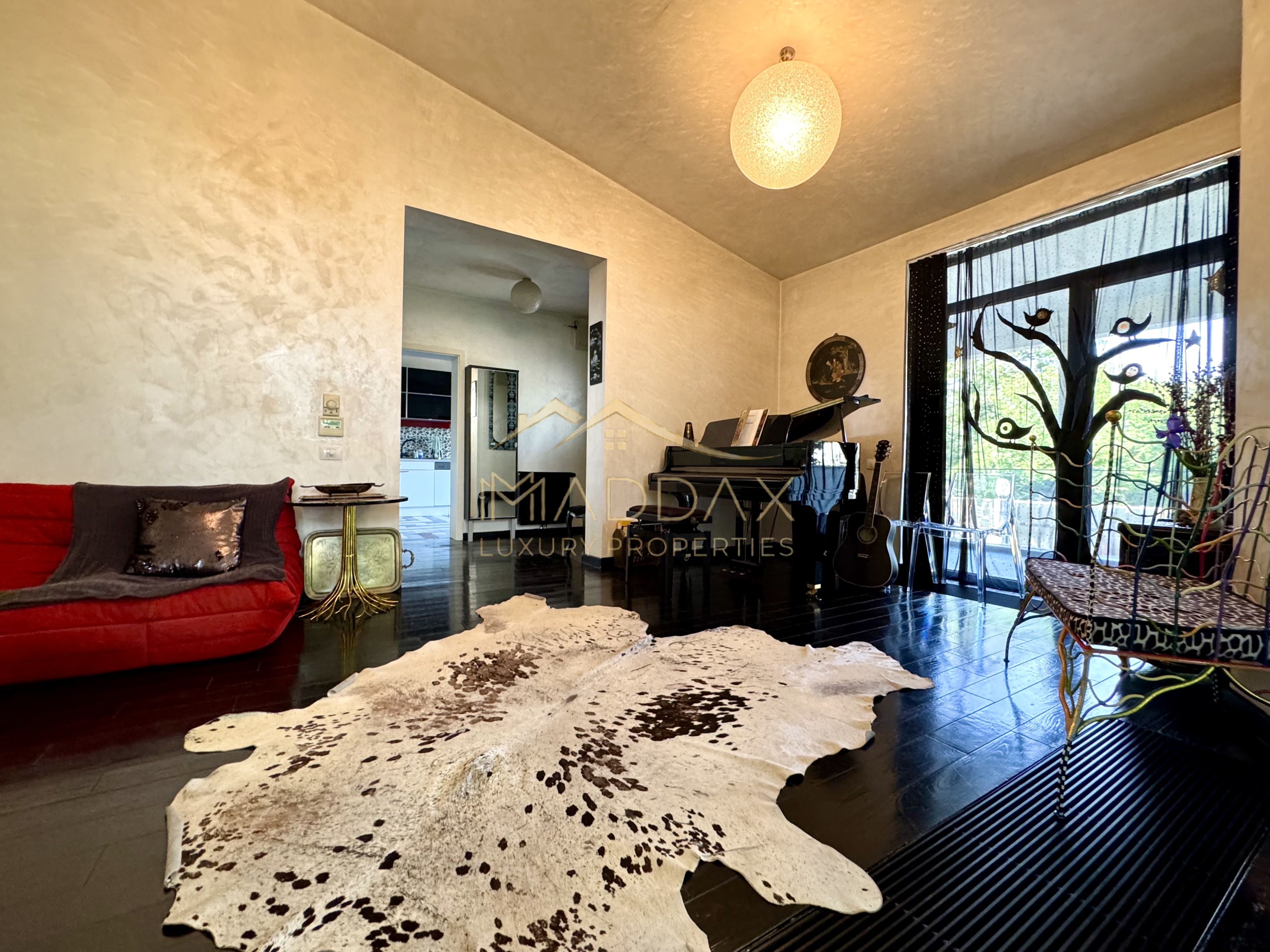 Vila cu 5 camere *344mp* + 400mp Teren // Zona Bucurestii Noi