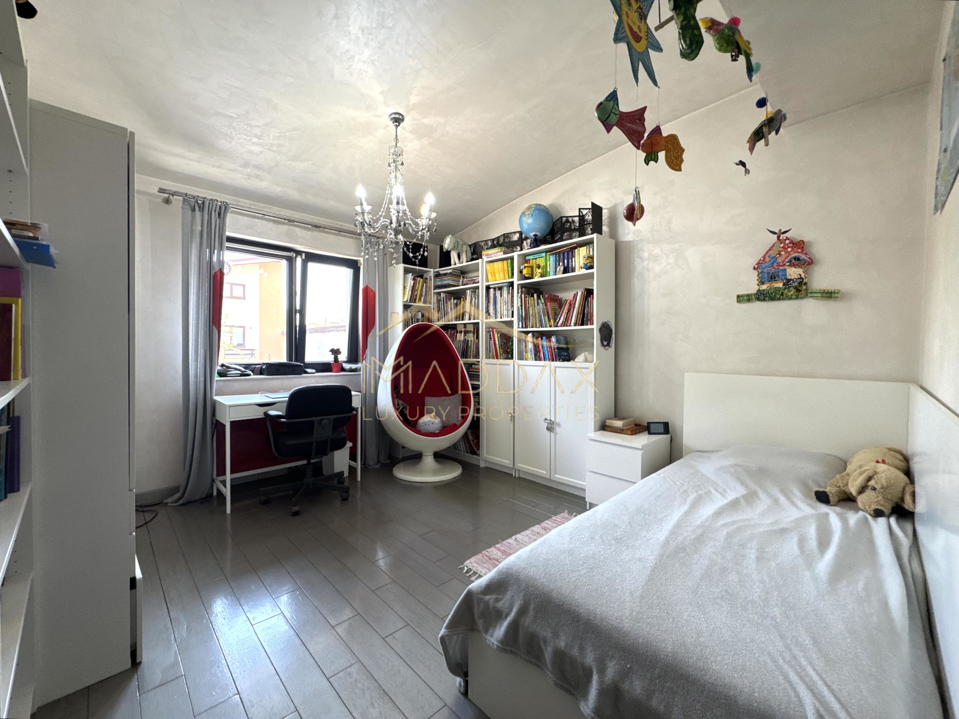 Vila cu 5 camere *344mp* + 400mp Teren // Zona Bucurestii Noi — fotografia 35