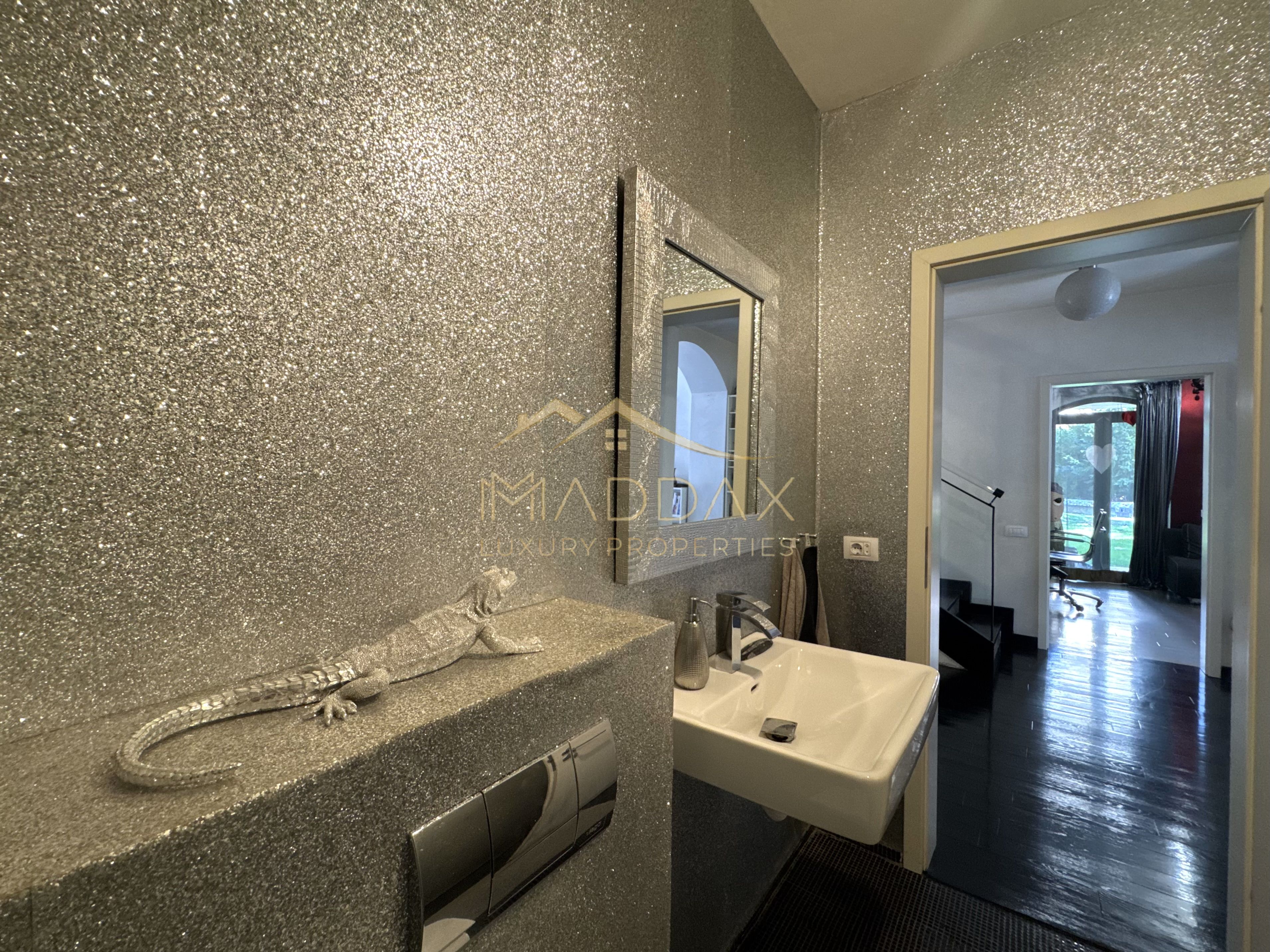 Vila cu 5 camere *344mp* + 400mp Teren // Zona Bucurestii Noi — fotografia 41