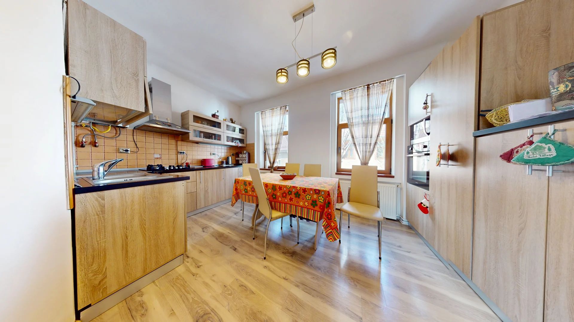 Apartament cu 3 camere,86mp ,etaj de casa,zona Onix