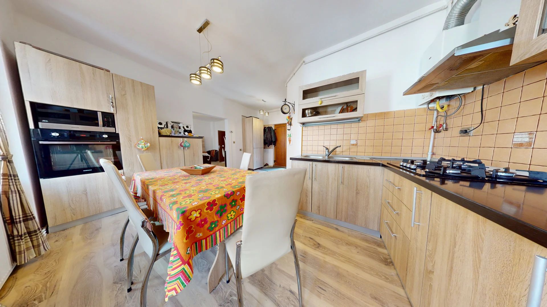 Apartament cu 3 camere,86mp ,etaj de casa,zona Onix — fotografia 11