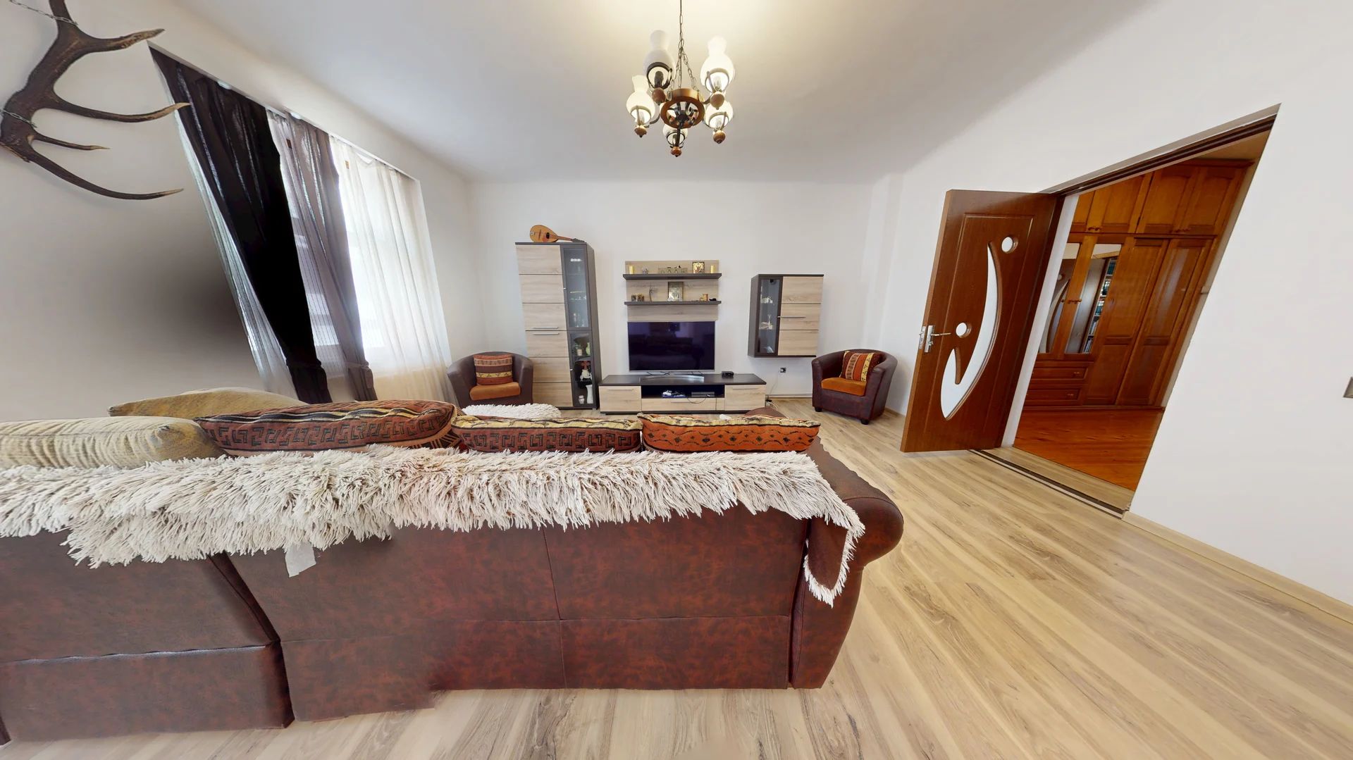 Apartament cu 3 camere,86mp ,etaj de casa,zona Onix — fotografia 3