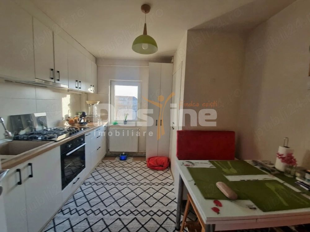 Apartament 3 camere de vanzare — fotografia 4