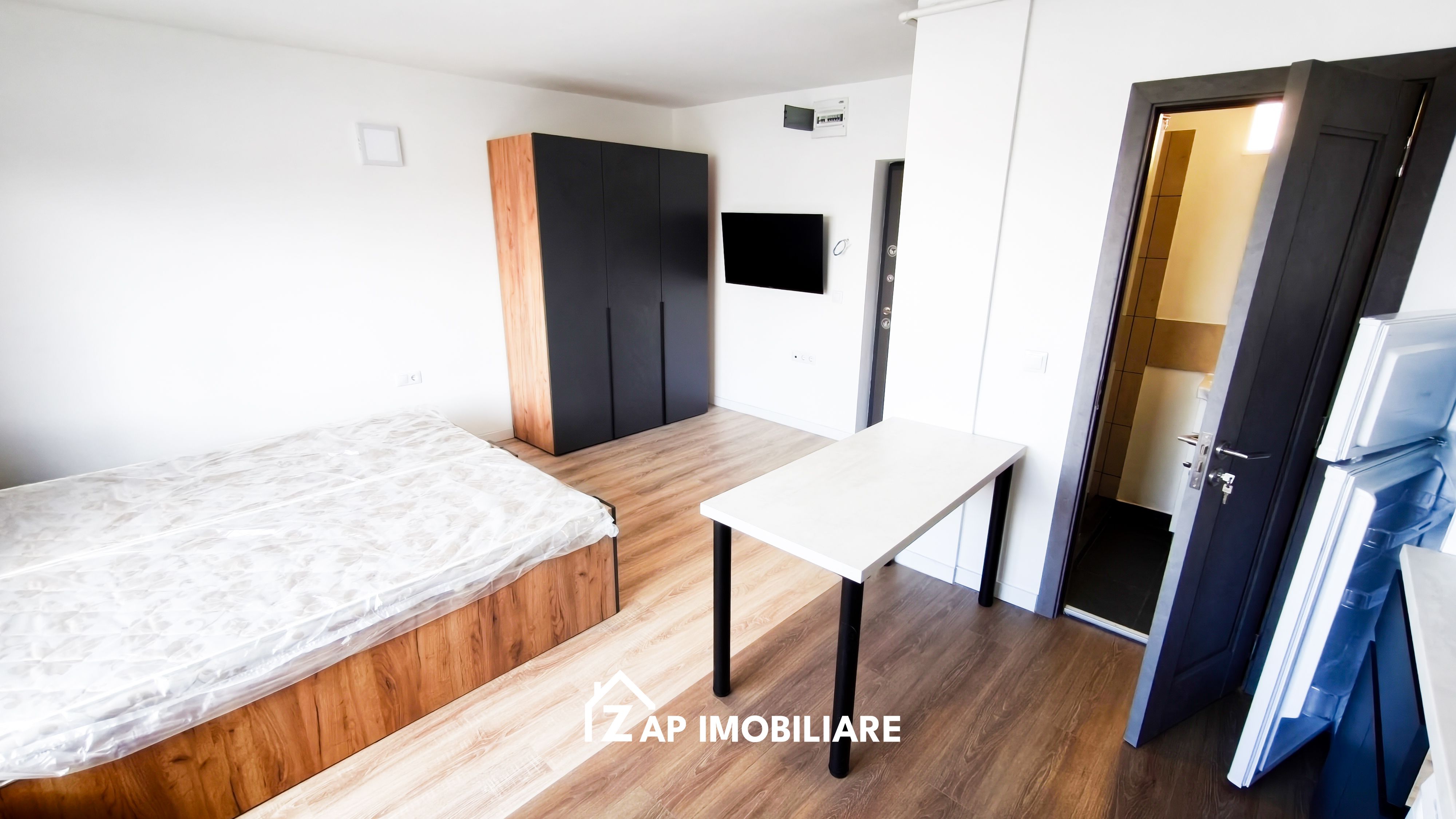 Apt 1 camera - 25 mp - Modern - Prima inchiriere — fotografia 10