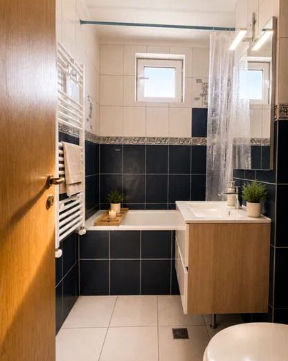 Deschizi geamul și vezi Brașovul 2 camere renovat zona Tractorul — fotografia 8