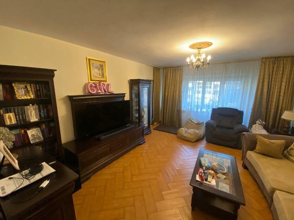 Apartament 3 camere Matei Basarab - centrala proprie — fotografia 3