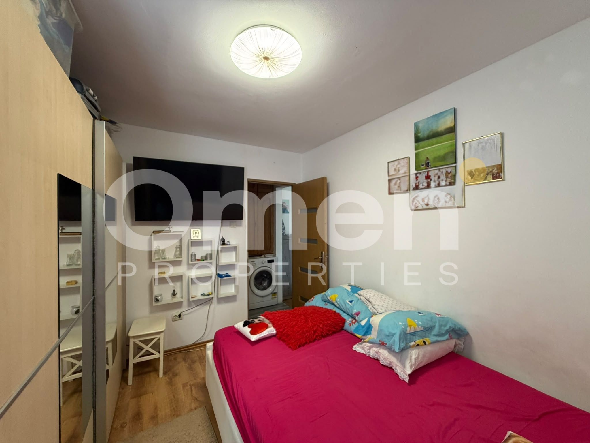 Apartament cu 2 camere, etaj intermediar, zona Vivo