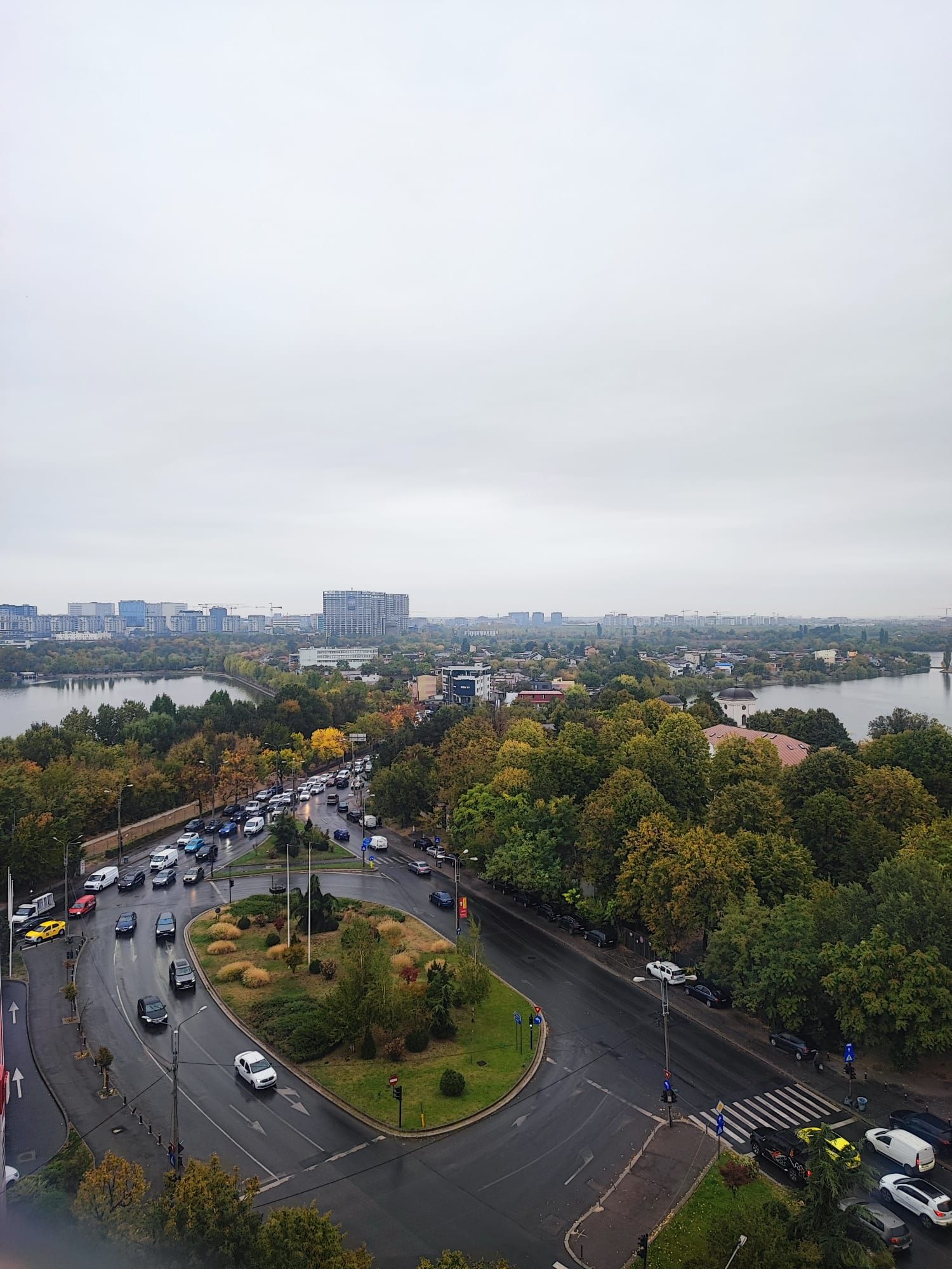 Vand apartament 3 camere - Panoramă superbă Parcul Tei  - renovat — fotografia 3