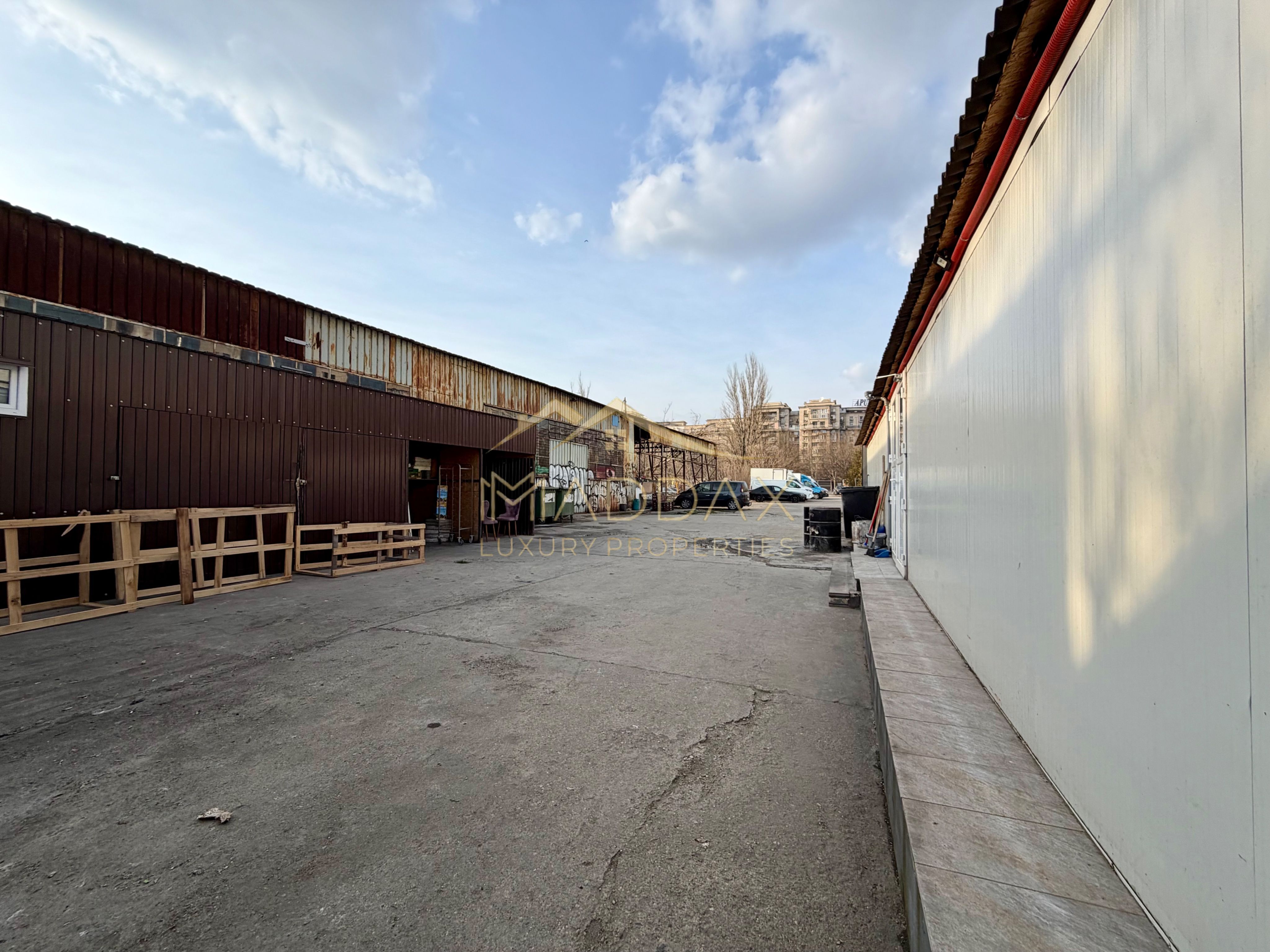 Spatiu Comercial  *731mp* / VAD stradal 31m / 19 locuri de parcare // Unirii — fotografia 37