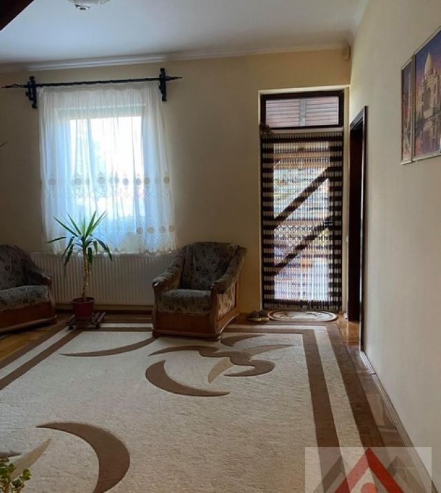 Ag EUROPA vinde casa individuala 6 cam. si teren 5 ari în Titulescu. — fotografia 3