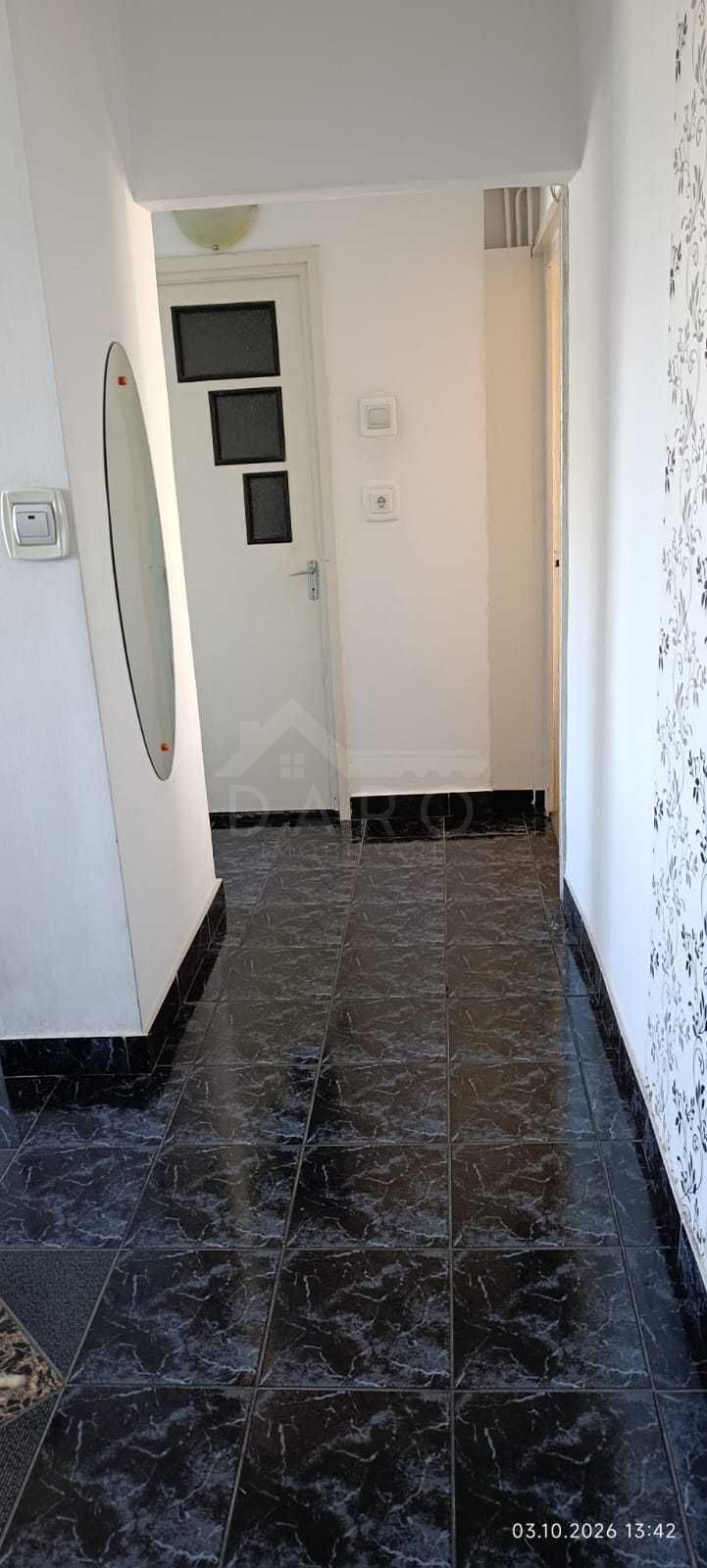 Apartament 2 camere zona Pandurilor + garaj construit cu autorizatie — fotografia 3