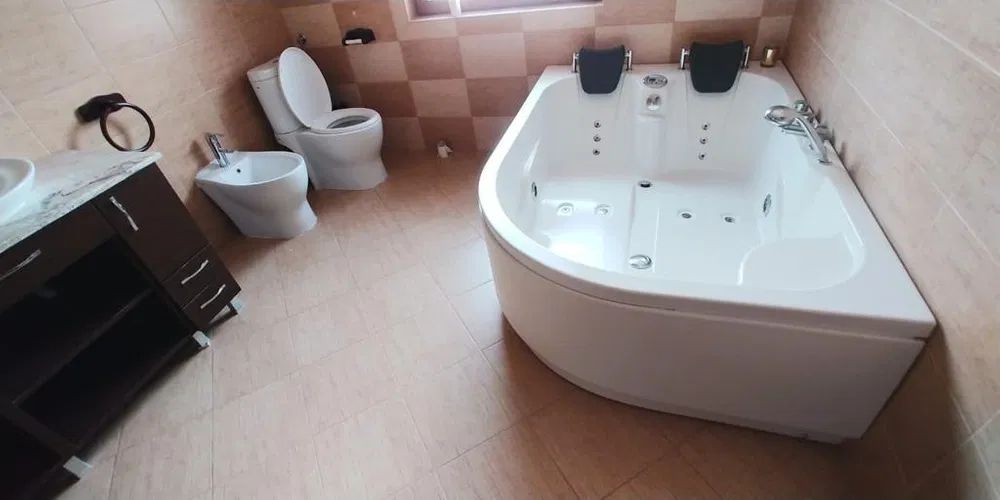 Ag EUROPA vinde casa NOUA individuala 5 cam. in Lazuri cu teren 7 ari. — fotografia 5