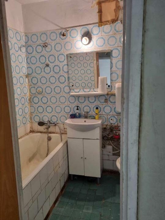 Apartament 3 camere Drumul Taberei Pascani + GARAJ — fotografia 3