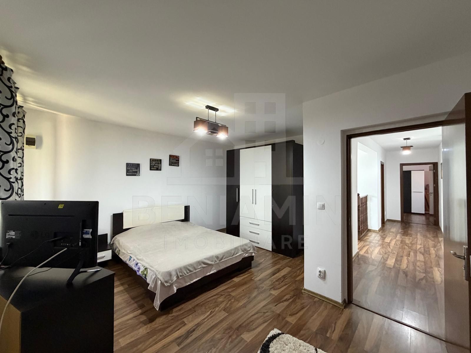 Casa moderna 5 Dormitoare 524mp teren Bariera Valcii -mobilata — fotografia 6