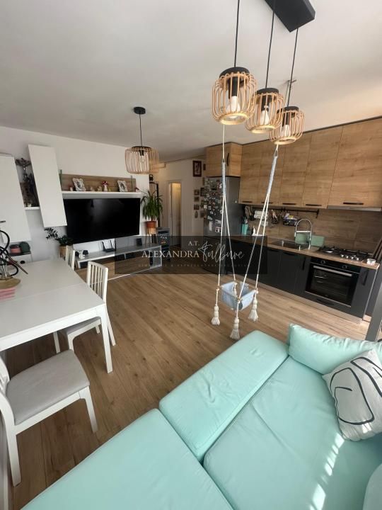 Apartament de vanzare 3 camere, 66 mp, 2 bai, balcon, 2 parcari