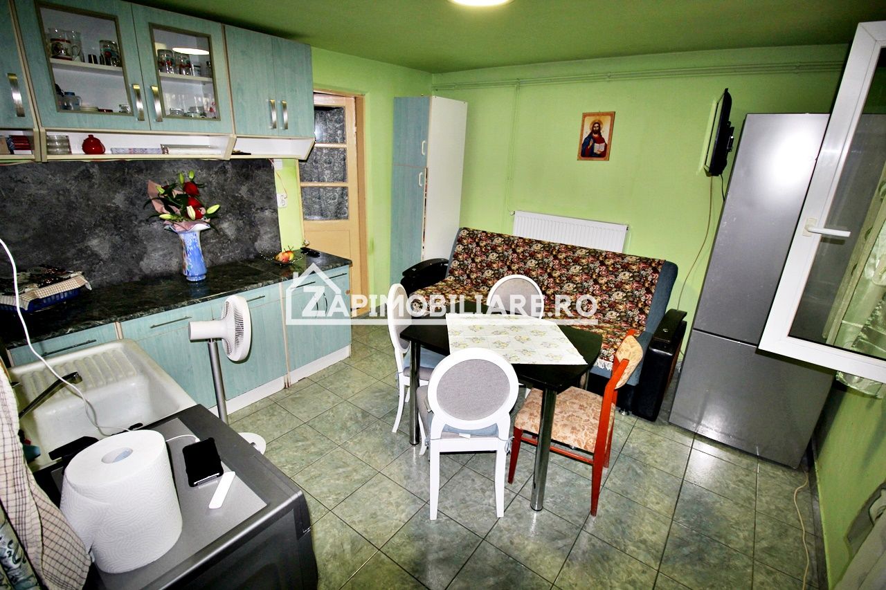 Casa+spatiu comercial,5 camere,2 bai.847mp teren,0%comision — fotografia 9