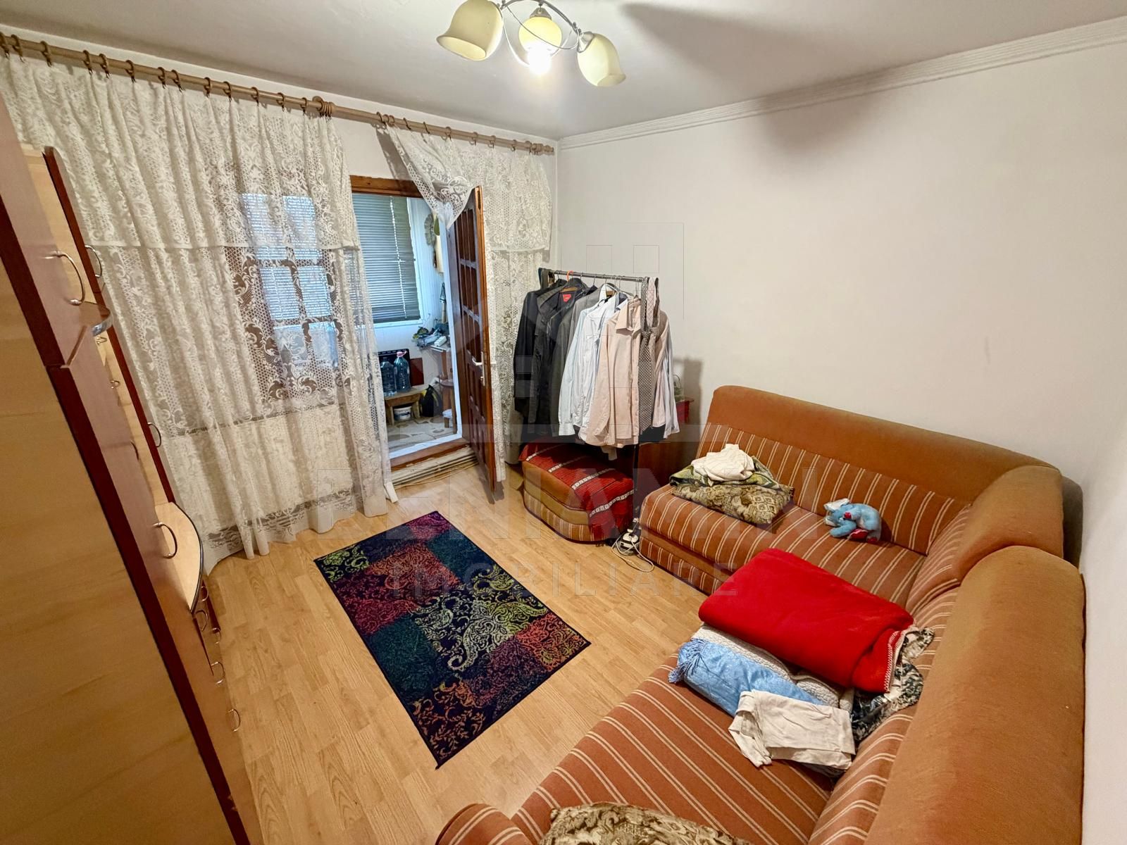 4 camere decomandate - Craiovita Noua - etaj 2 cu 2 bai - bloc 1982 - — fotografia 12