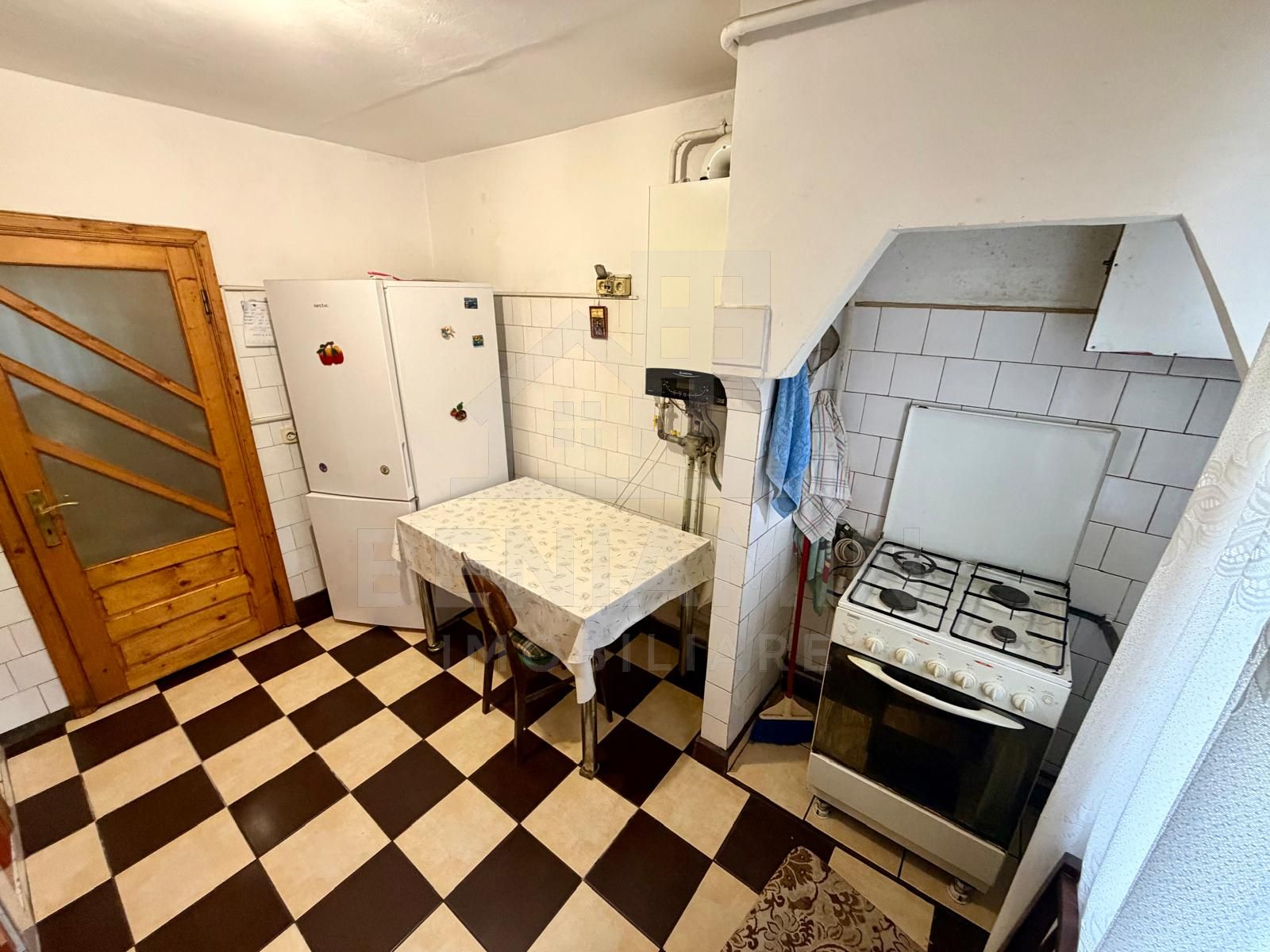 4 camere decomandate - Craiovita Noua - etaj 2 cu 2 bai - bloc 1982 - — fotografia 5