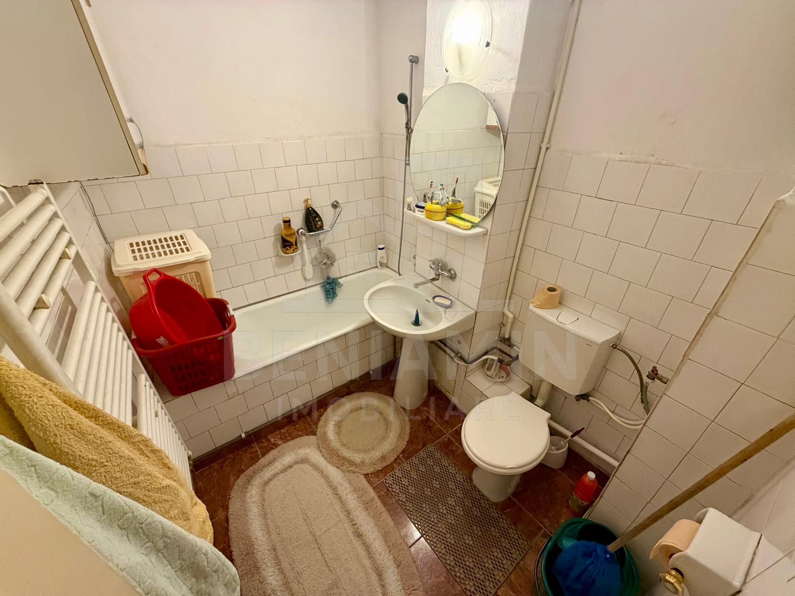 4 camere decomandate - Craiovita Noua - etaj 2 cu 2 bai - bloc 1982 - — fotografia 8