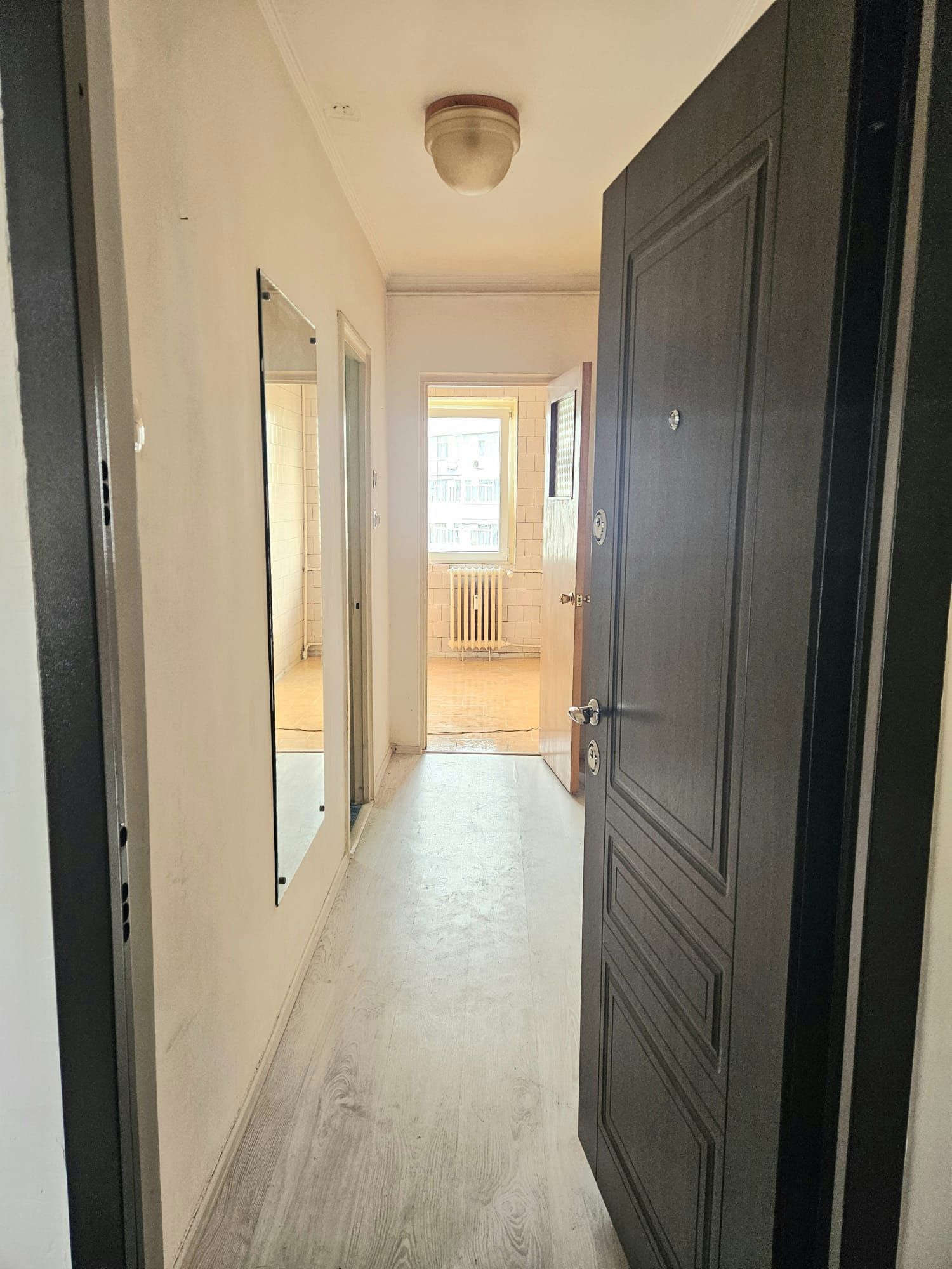 VÂNZARE APARTAMENT 2 CAMERE DECOMANDAT – TINERETULUI — fotografia 3