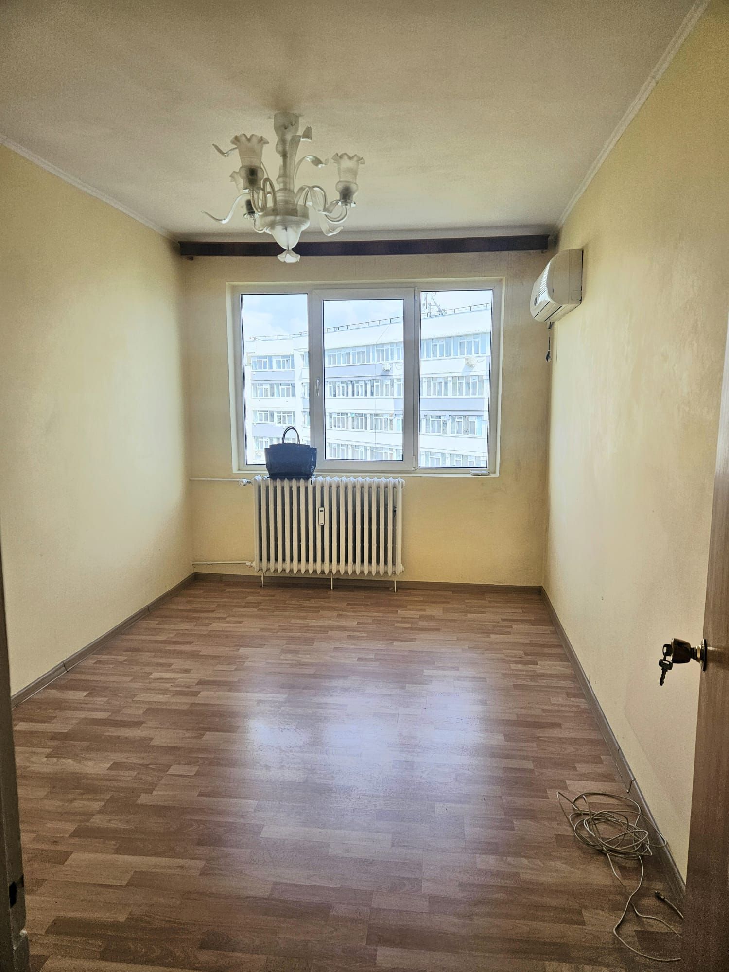 VÂNZARE APARTAMENT 2 CAMERE DECOMANDAT – TINERETULUI — fotografia 4