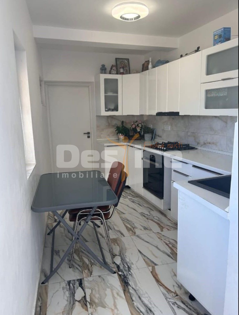 Casa + 2500 mp teren de inchiriat in zona Rond Pacurari — fotografia 3