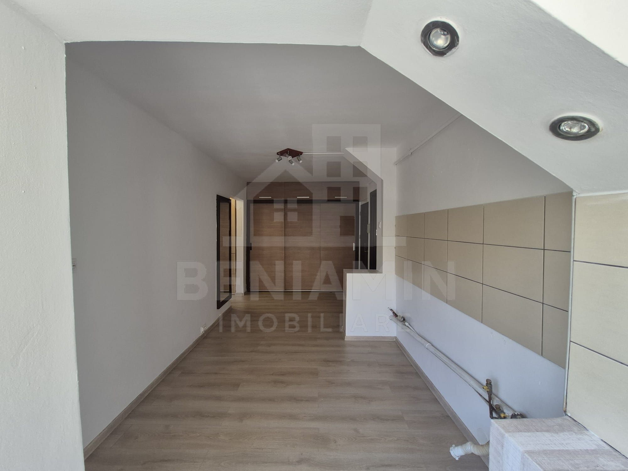 2 Camere decomandat etaj 1 49mp 1 Mai Centrala AC — fotografia 5