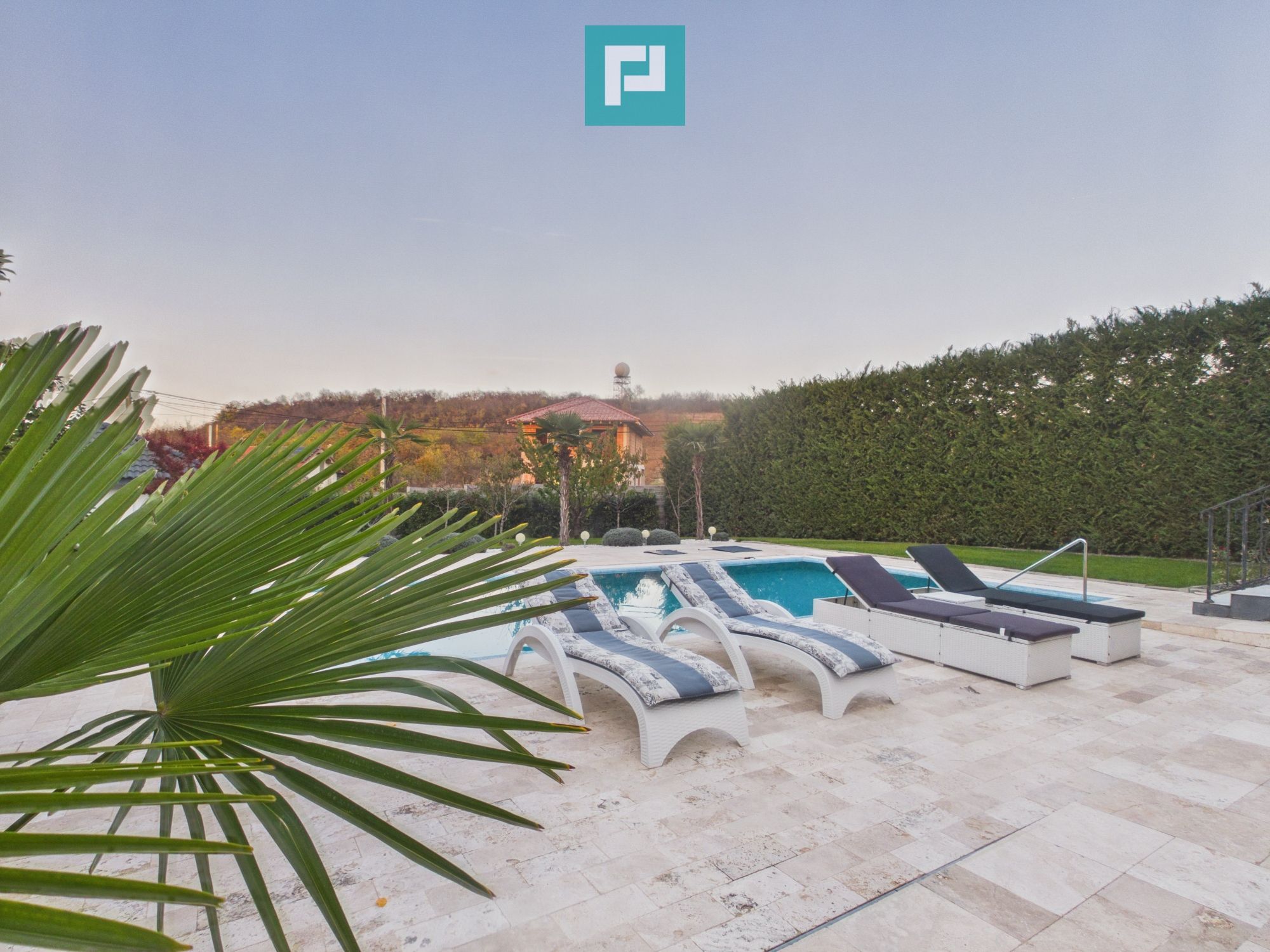 Casă de lux Oncea, piscină, 400 mp — fotografia 3