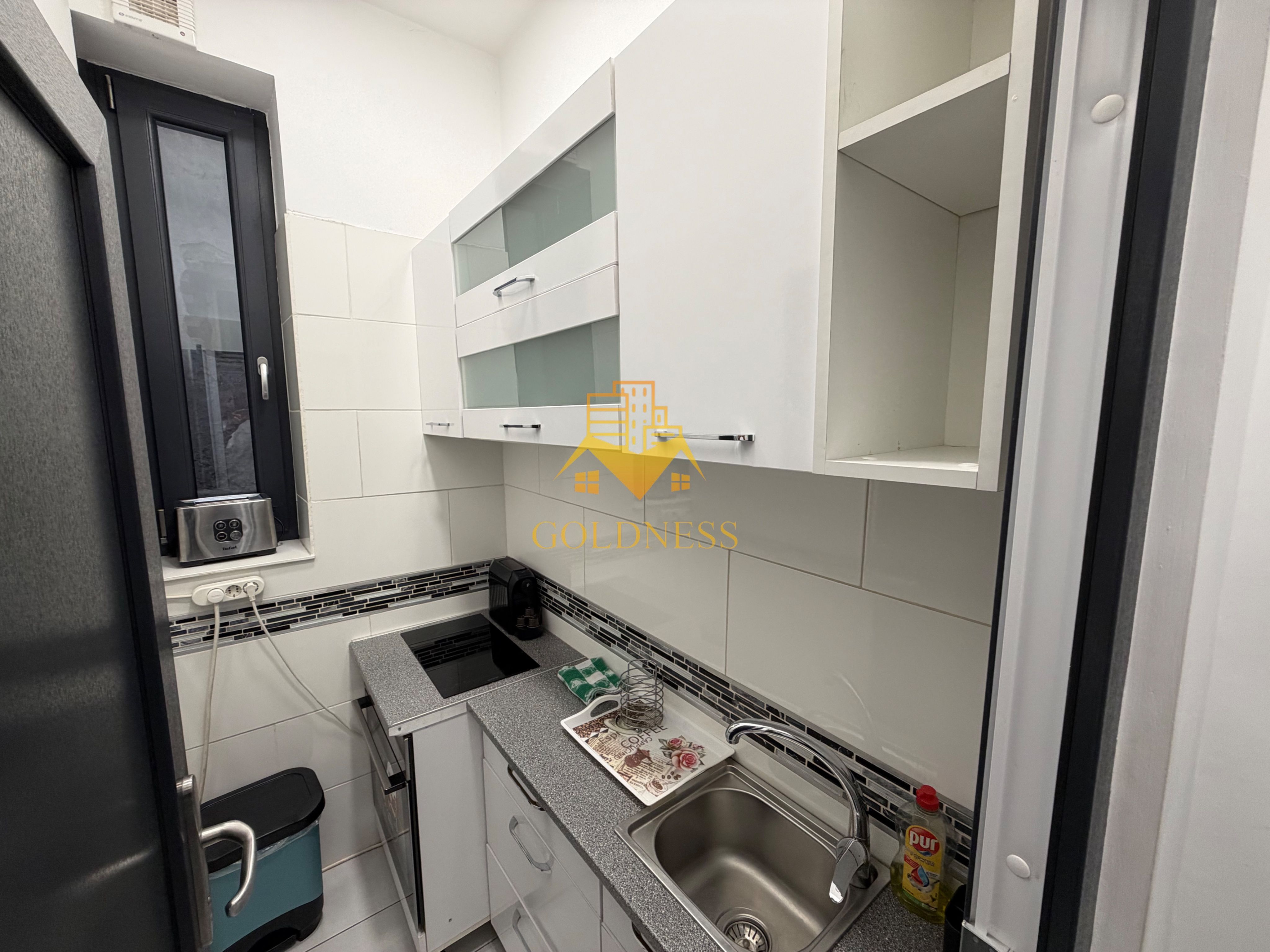 1 camera, Regionala CFR, Teatru, Str. Eroilor, Sora, Ultracentral, AC — fotografia 5