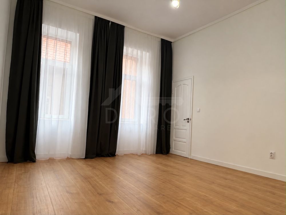 Apartament  complet renovată în inima orașului Târgu Mureș, Piața Trandafirilor — fotografia 2
