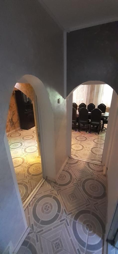 Ag. EUROPA vinde parterul unei case cu 2 etaje în zona Carpați 2. — fotografia 3