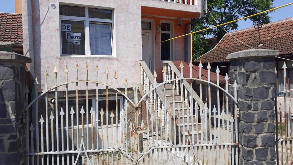 Ag. EUROPA vinde parterul unei case cu 2 etaje în zona Carpați 2. — fotografia 6