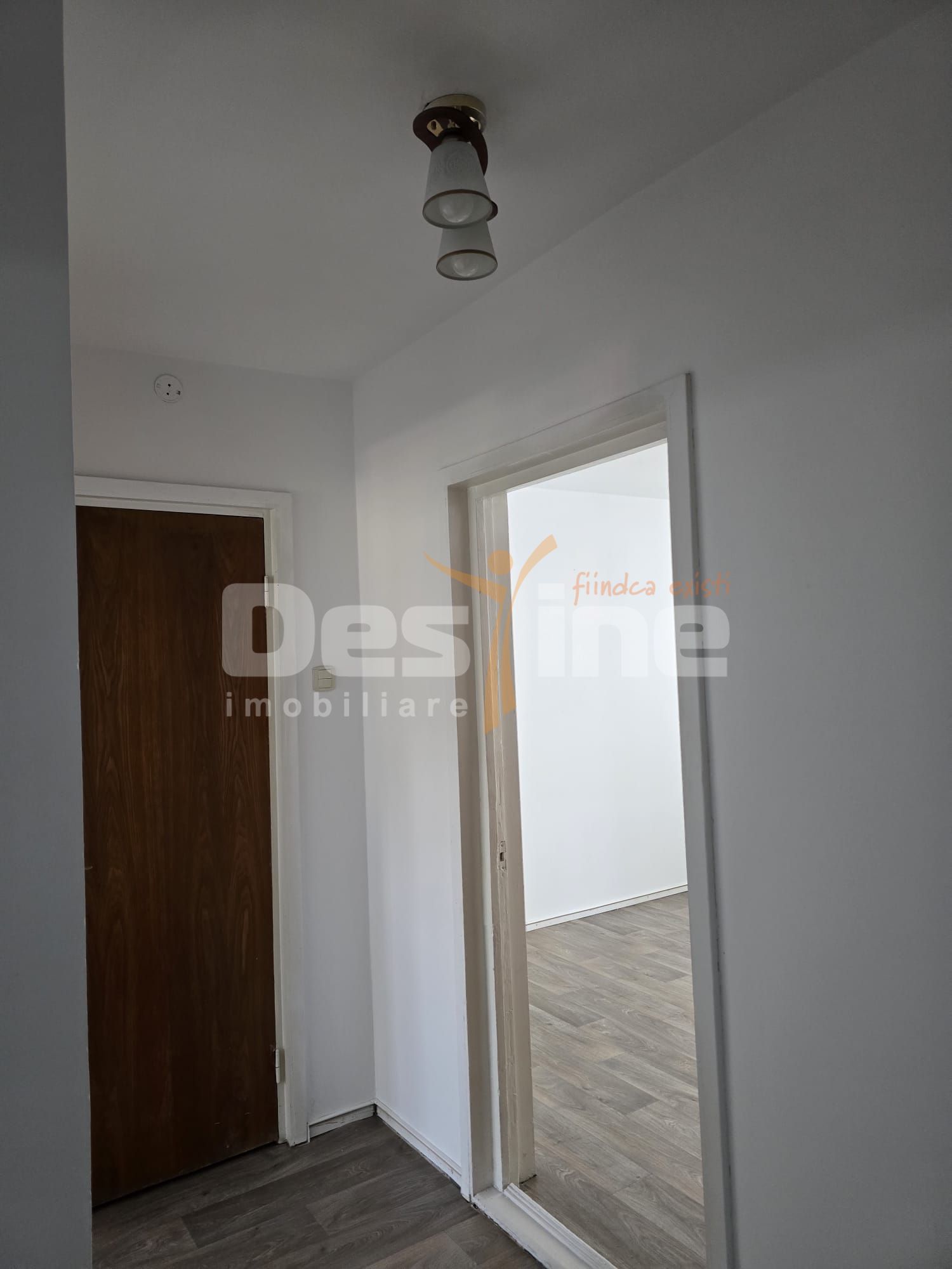 APARTAMENT 3 CAMERE SEMIDECOMANDAT — fotografia 3