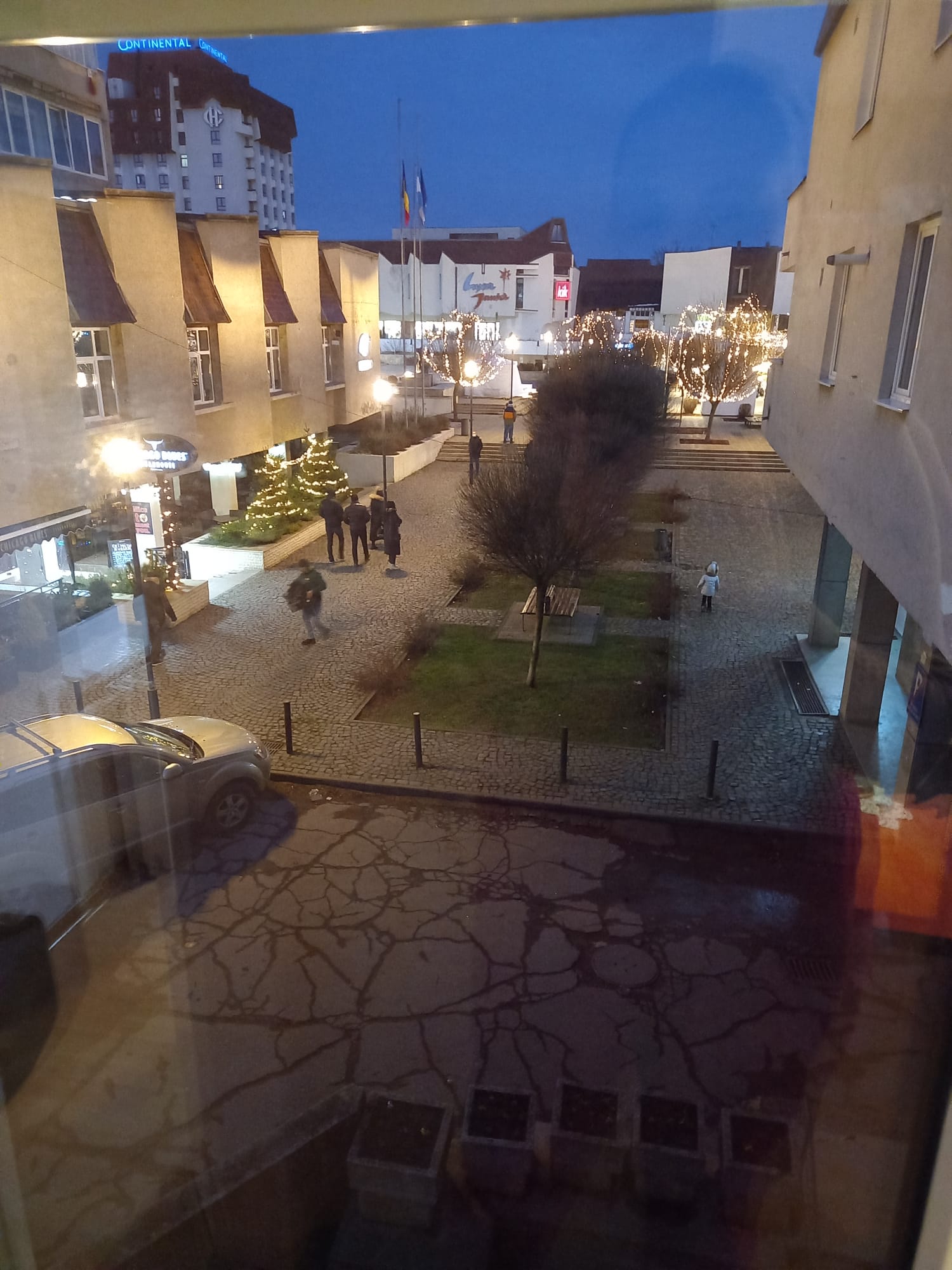 Vand ap, cu 4 cam in zona ULTRACENTRAL.