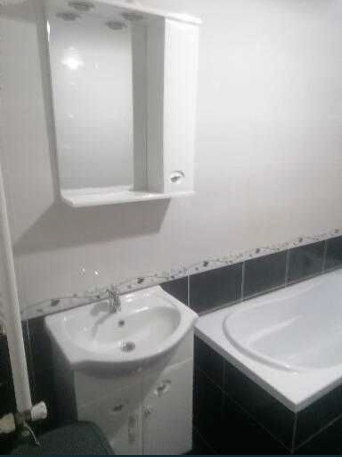 Vand apartament cu 2 camere, zona compozitori — fotografia 5