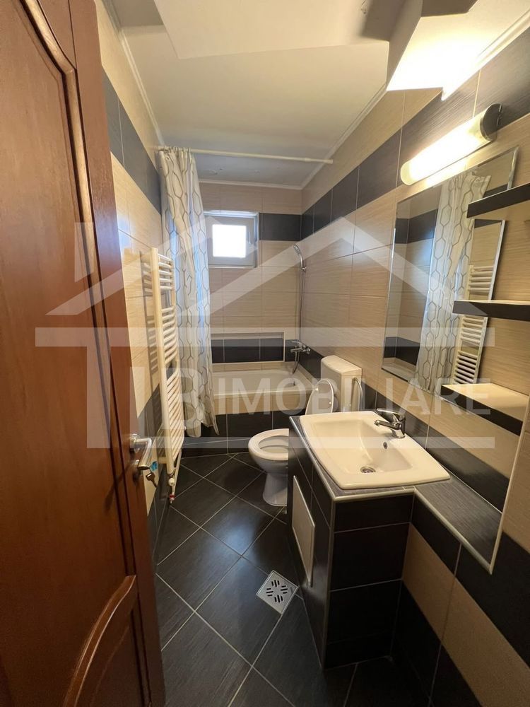Apartament cu 3 camere, 80 mp, decomandat, Zona UMFST — fotografia 5